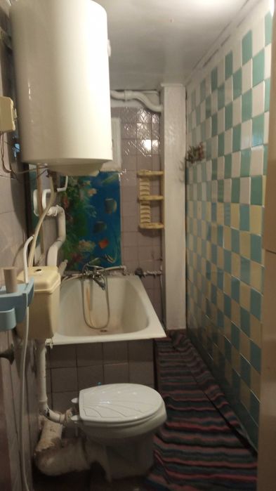 Продається трьох кімнатна квартира