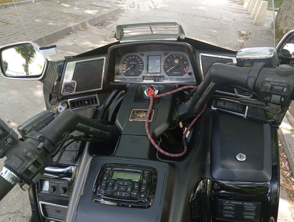 Venda Honda Gold wing GL 1500 Aspencade.. preço negociável.