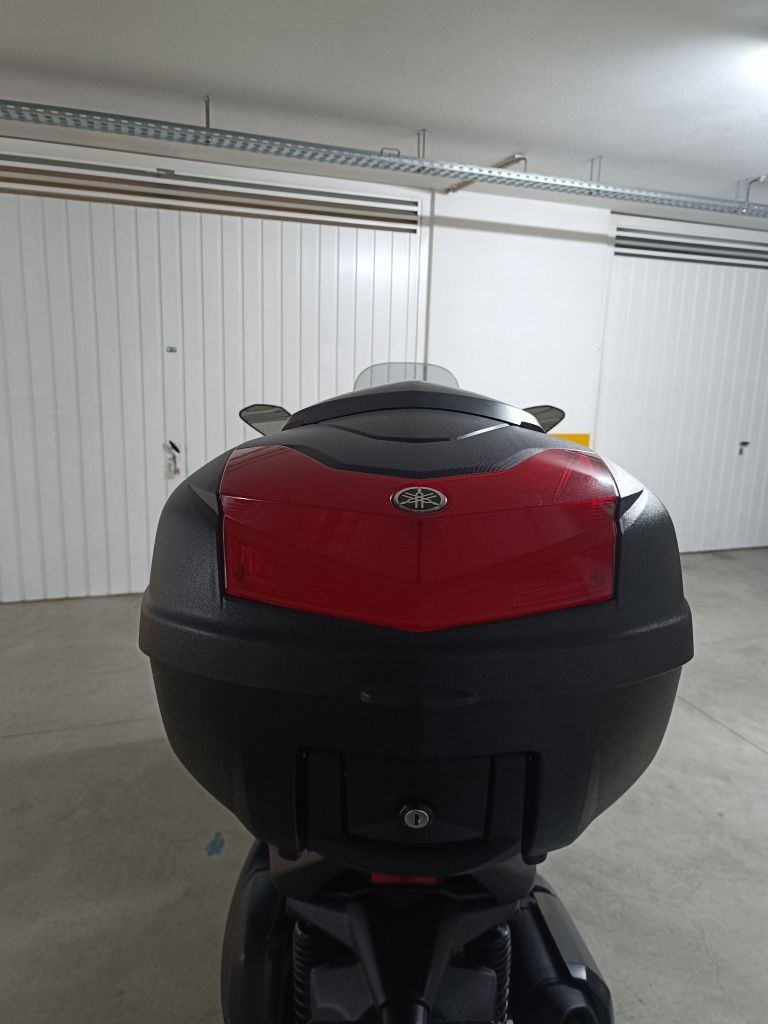 Yamaha XMax 300 c/Topcase