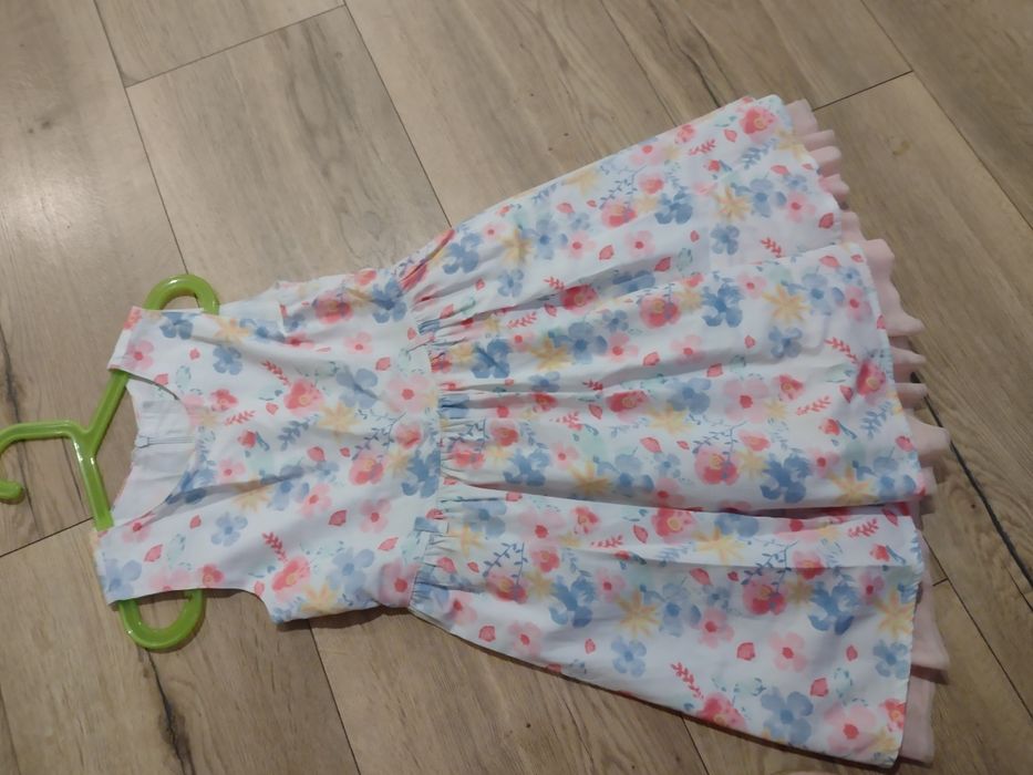 Sukienka 128 na wesele, komunię