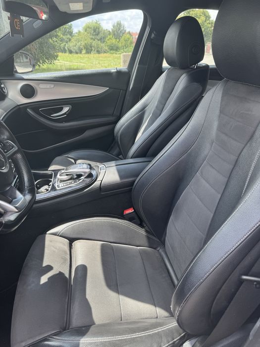Mercedes-Benz Klasa E 220 d T 9G-TRONIC AMG Line