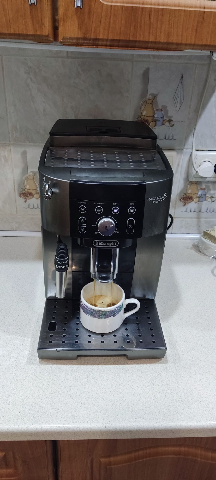 Кофемашина Delonghi Magnifica S Smart