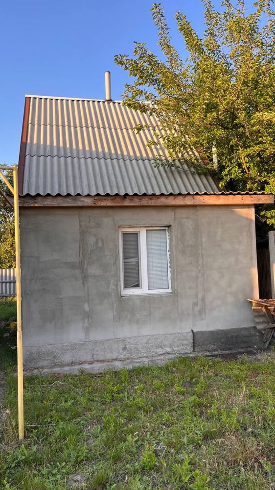 Два будинки на одній земельній ділянці в с. Піщаному