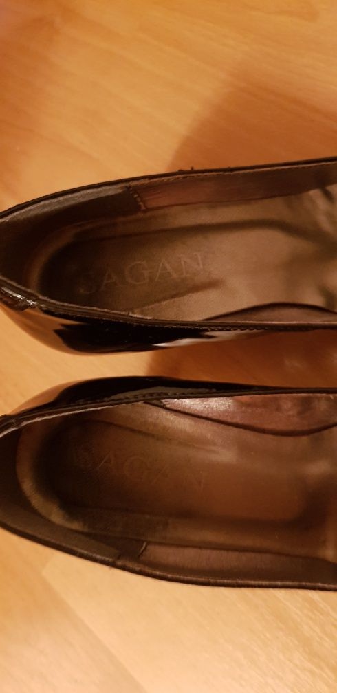 Buty lakierowane Sagan