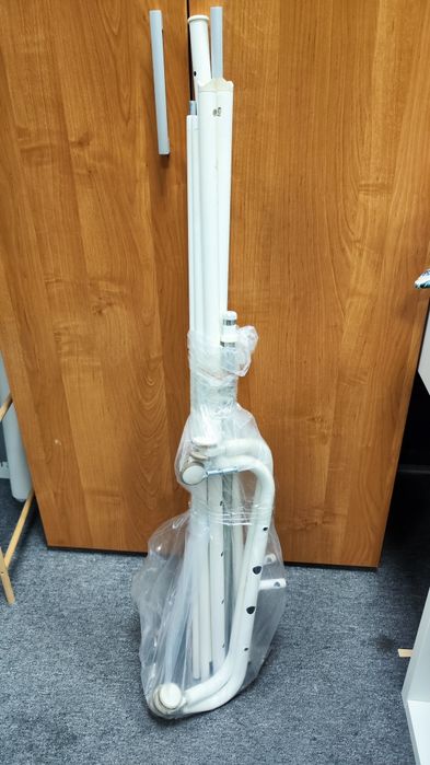 Wieszak na ubrania, biały (RIGGA IKEA)
Wieszak na ubrania, bi
