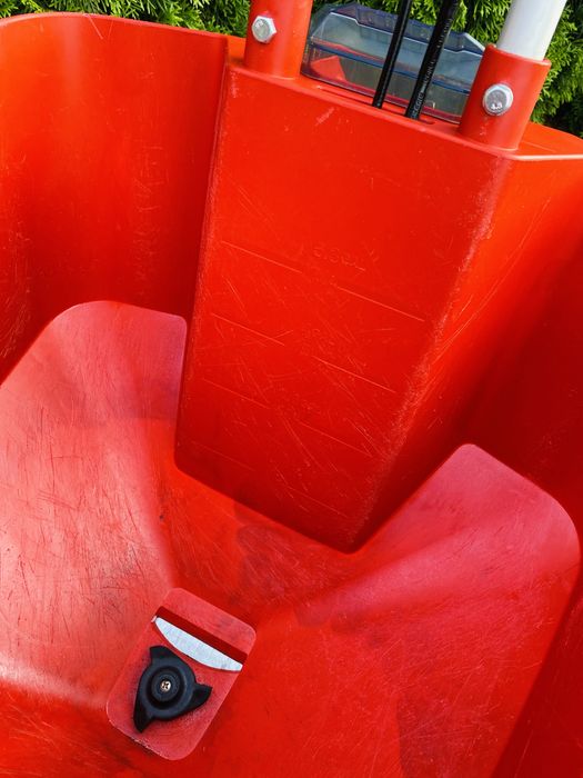 Сівалка-розкидувач акумуляторна Einhell X-Change GE-SR 18/22