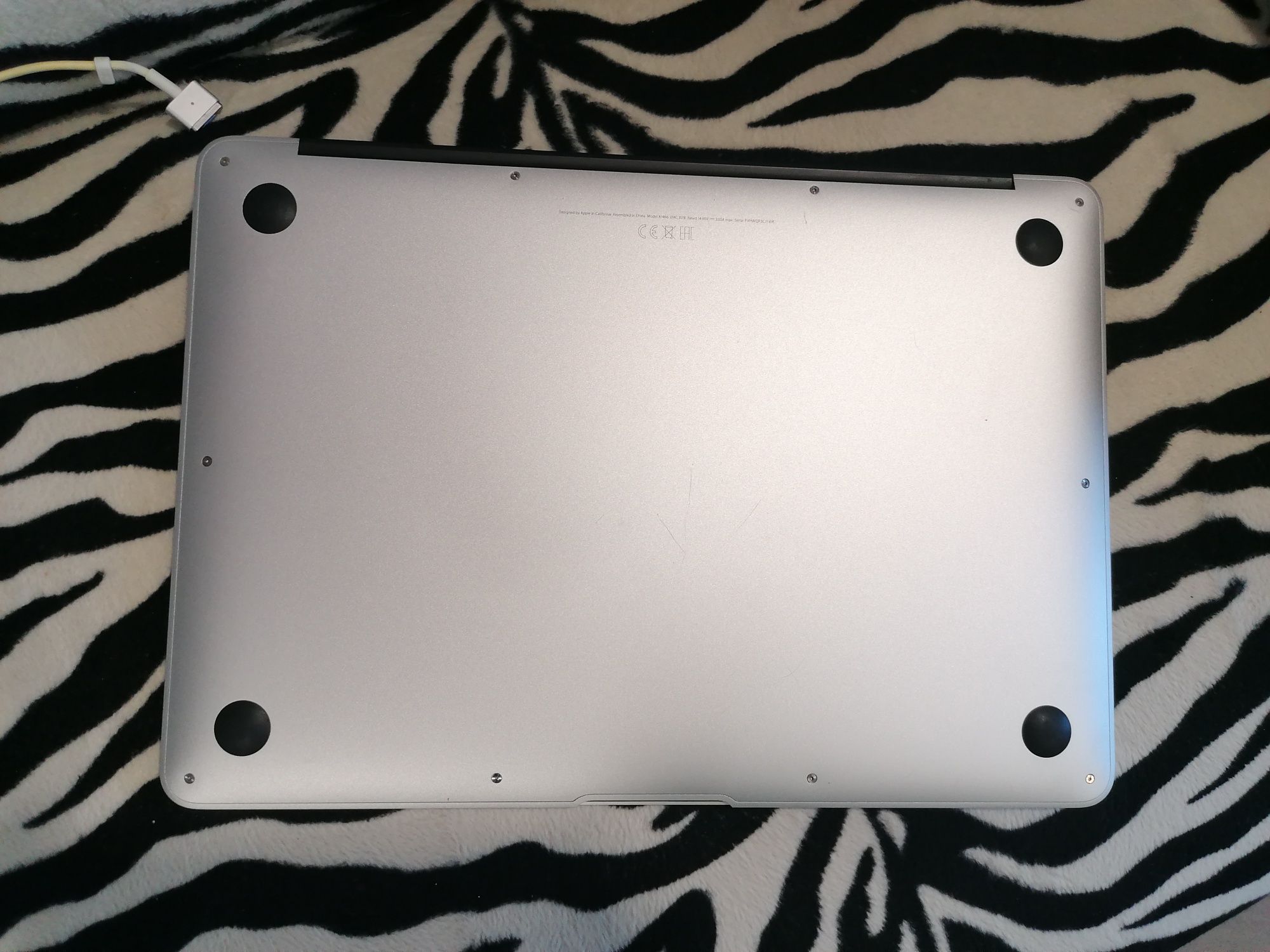 Laptop Apple Mac Book 13" Inter Core i5 1. 8 GHz Turbo boost-idealny