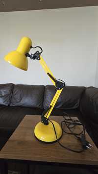 Lampka biurkowa żółta