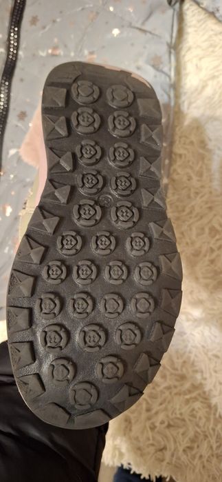 Зимові 32 розмір для дівчинкі ціна 200грн