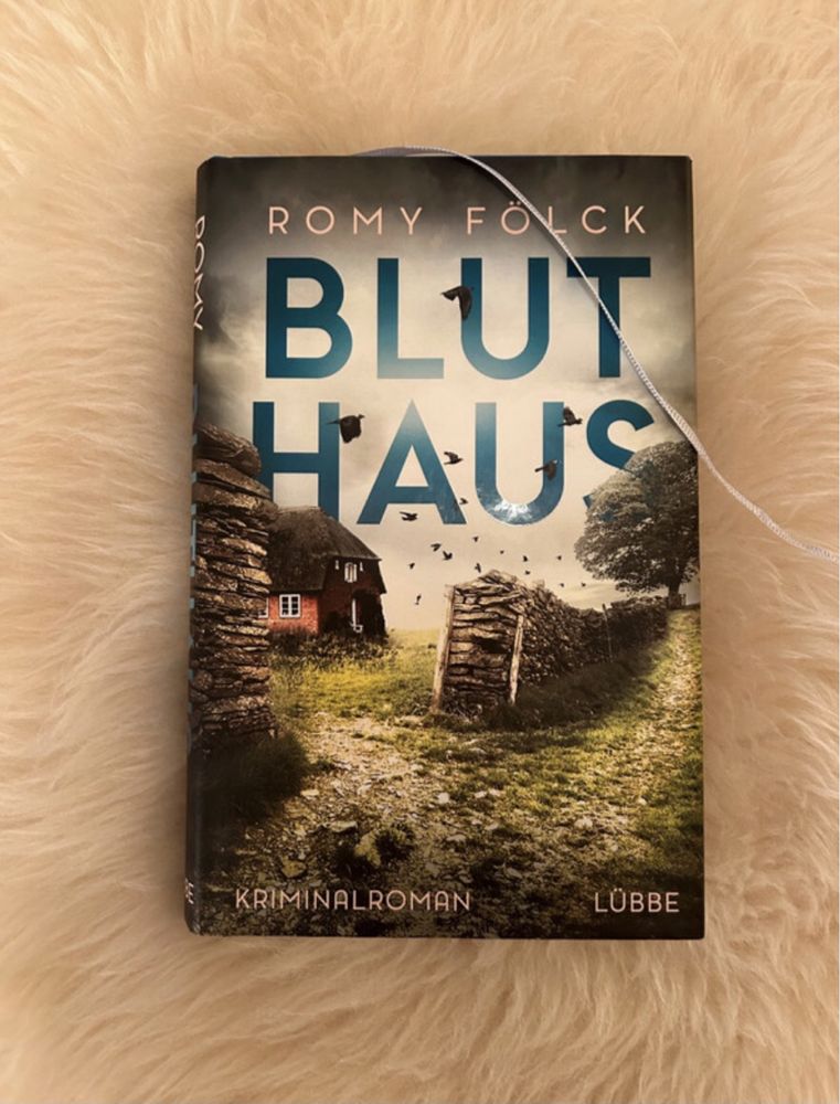 „Blut Haus” Romy Foelck, Kriminalroman (po niemiecku)