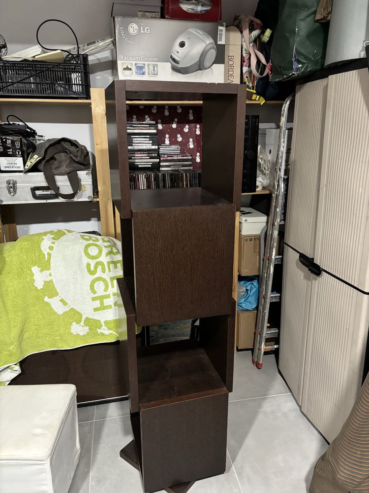 Estante vertical rotativa