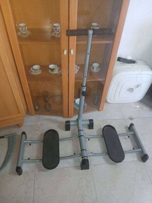 Máquina de musculação pernas