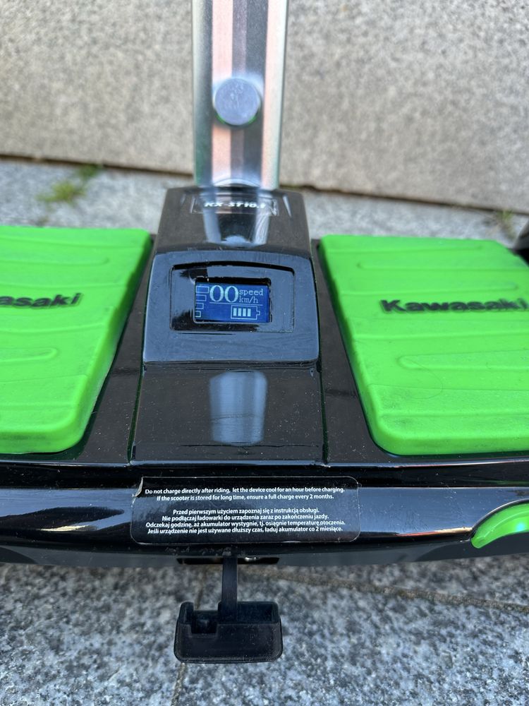 Jeździk Kawasaki Streetboard KX-ST10.1