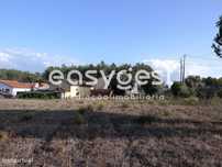 Terreno Construível de 2340m2 em Marrazes, Possibilidade de 3 Moradias