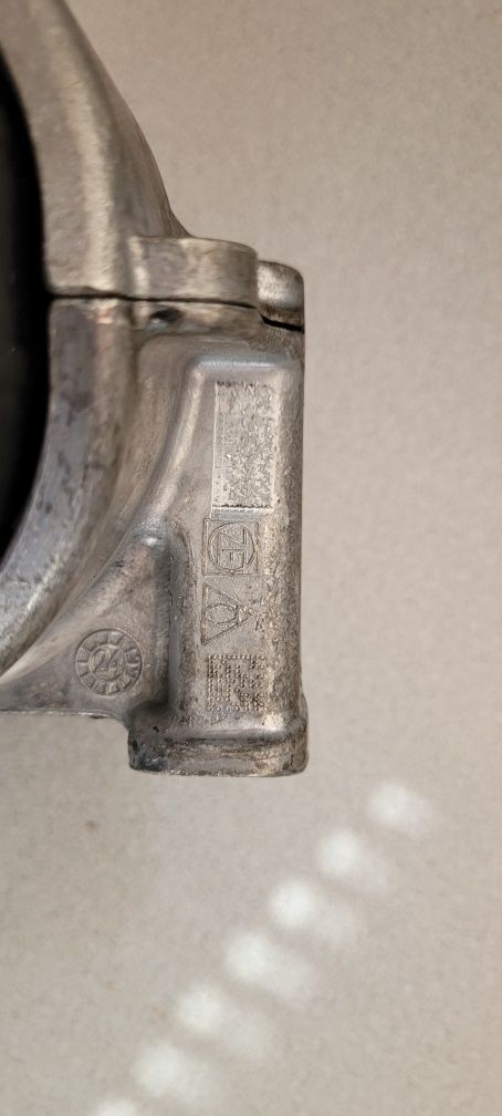 Poduszka silnika LEMFÖRDER Lewa/Prawa Audi A4, A5, Q5