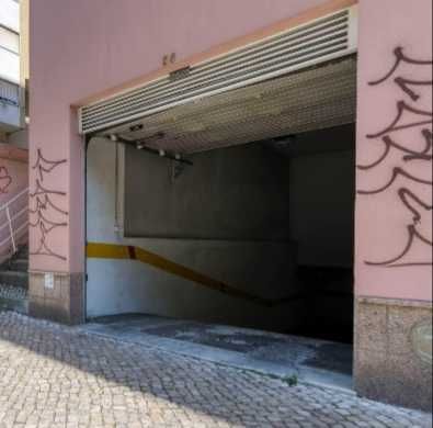 Garagem Box 41m em Belas Sintra