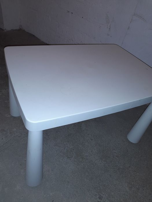 Ikea Mammut stolik dziecięcy