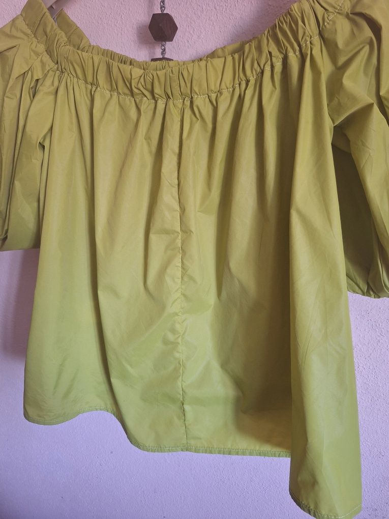 Blusa verde tecido tipo gabardina