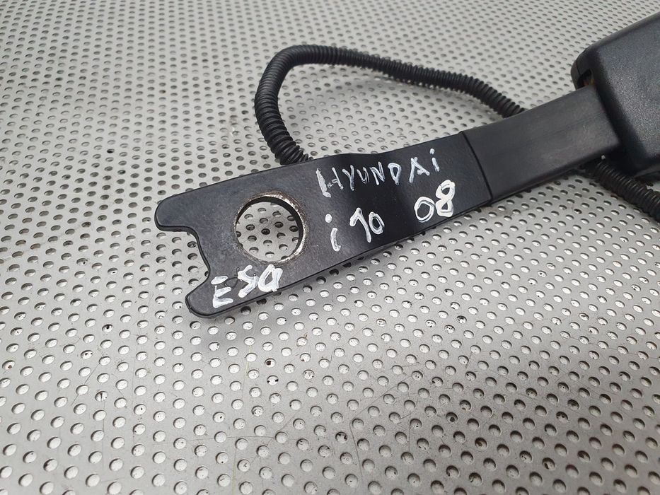 Encaixe de cinto frente esquerdo HYUNDAI i10 (PA)