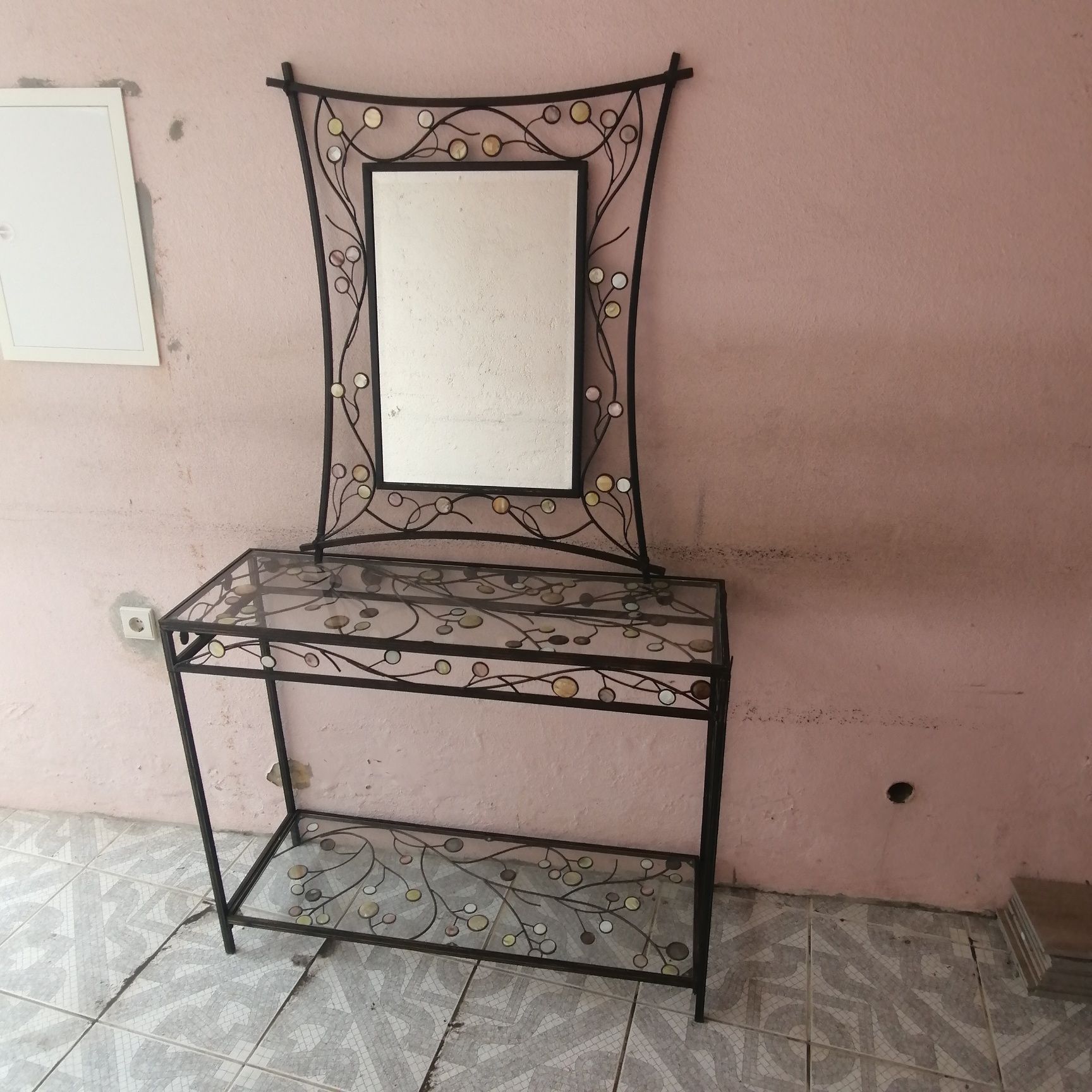 Mesa de entrada com espelho