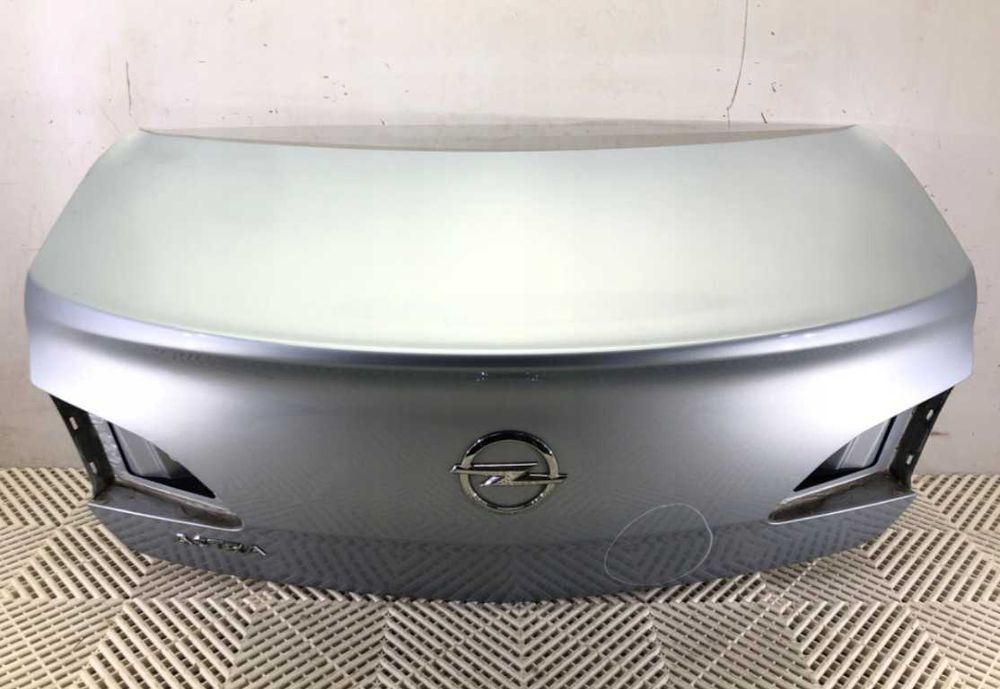 Крышка багажника Opel Astra J в цвет рест дорест ляда