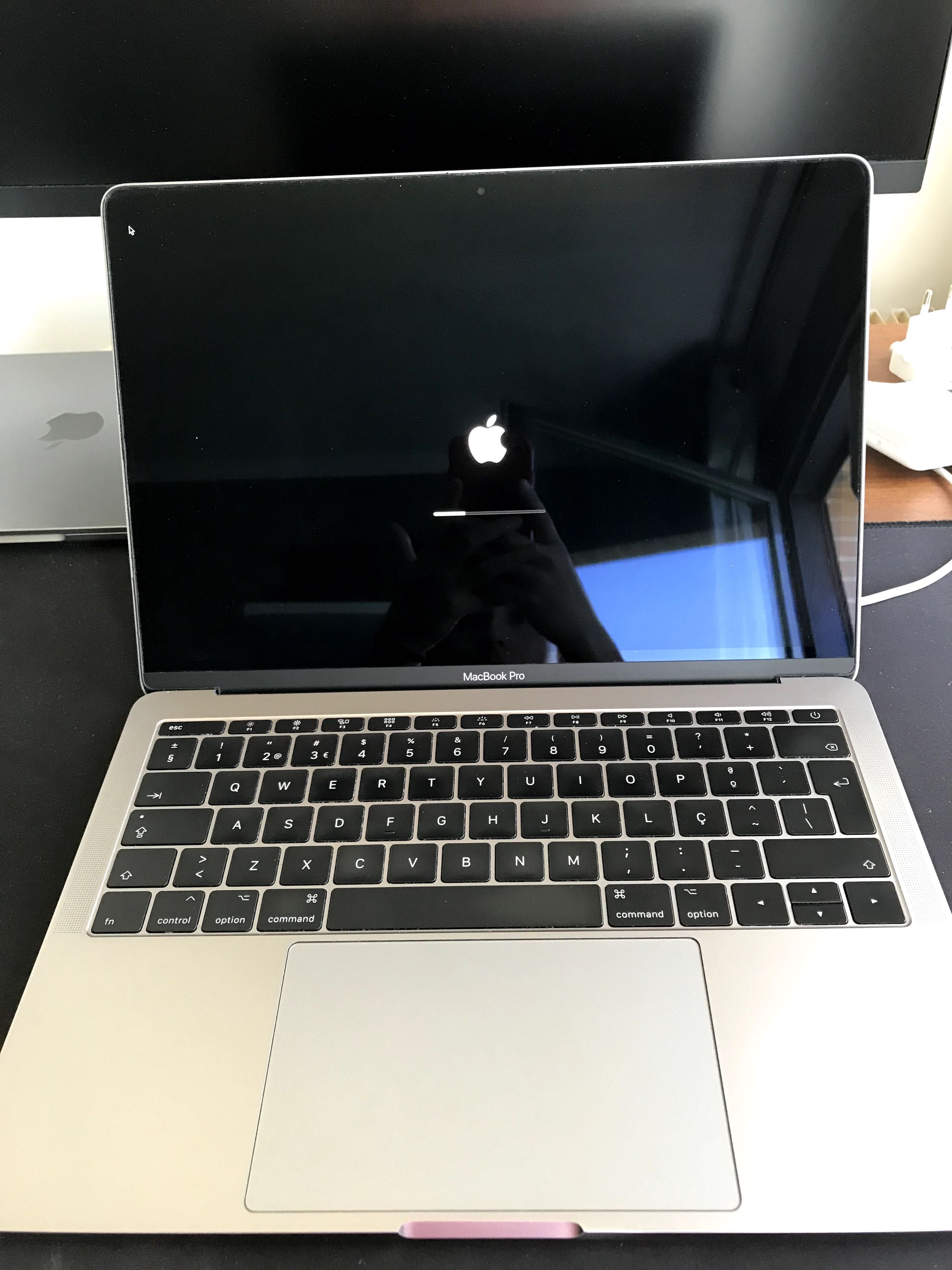 MacBookPro14,1 13'' 2,5GHz i7 16Gb 128Gb