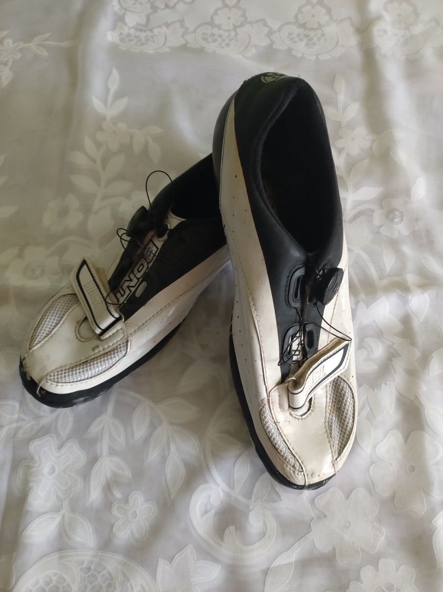 Sapatos ciclismo Shimano rc7 e Bont tamanho 44