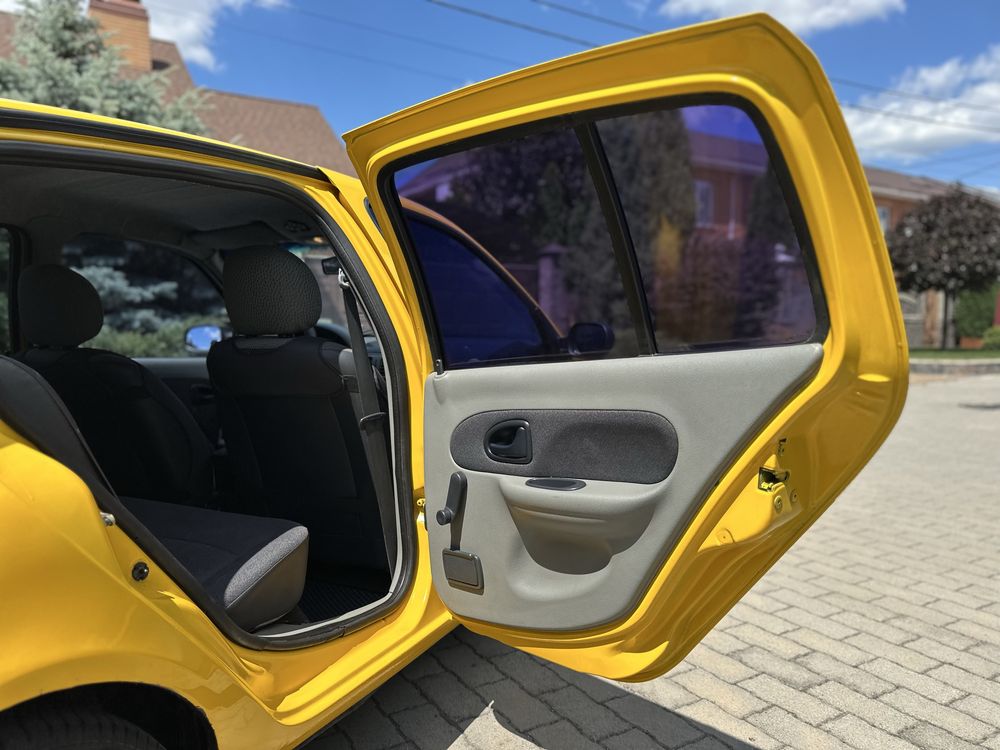 Renault Clio Symbol 2005 року газ/бензин