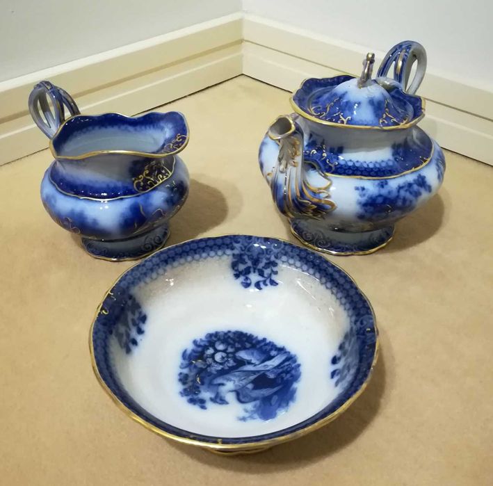 Peças antigas em porcelana inglesa