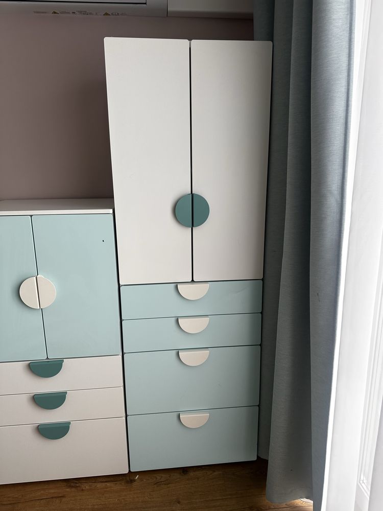 Meble do pokoju dziecięcego Ikea Smastad, łózko rozsuwane Minnen.