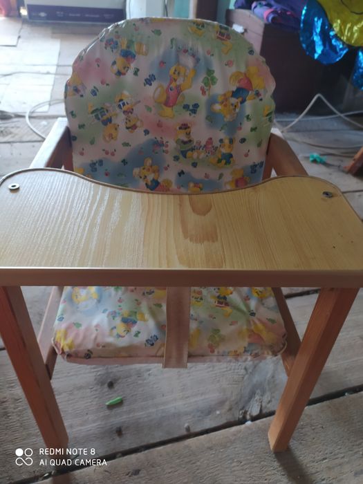 Столик дитячий для годування