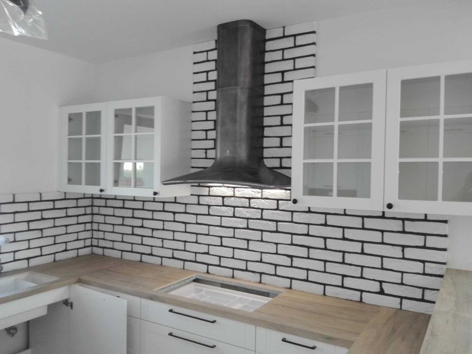 Układanie klinkieru oraz ogrodzeń z pustaków betonowych