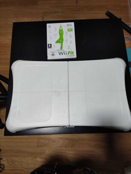 Balança + jogo Wii Fit Plus
