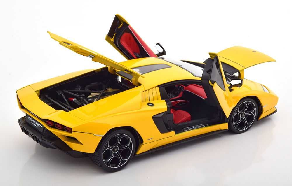 Model 1:18 Maisto Lamborghini Countach LPI 800/4 2022 yellow