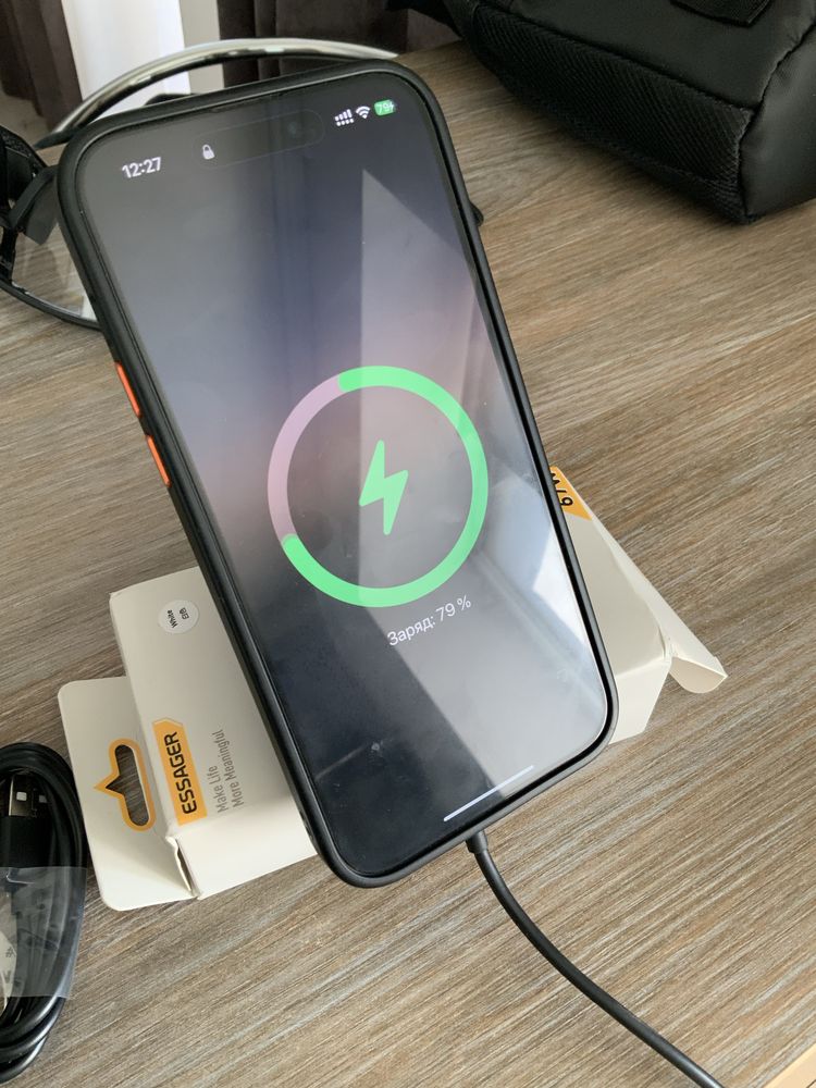 Автомобільний тримач з безпровідною зарядкою MagSafe iPhone 15w