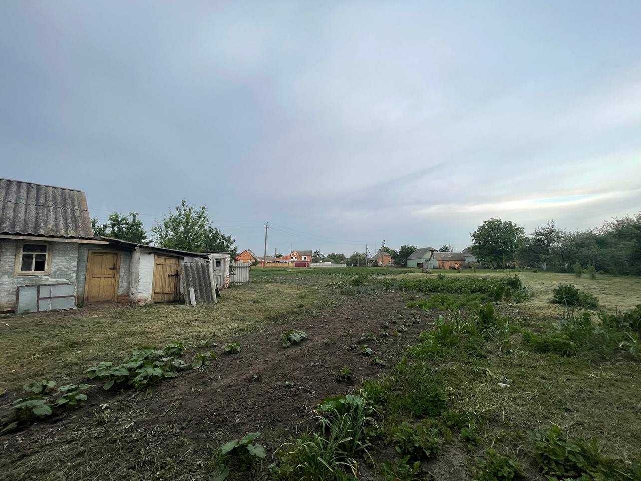 Продається будинок з земельною ділянкою в смт. Диканька