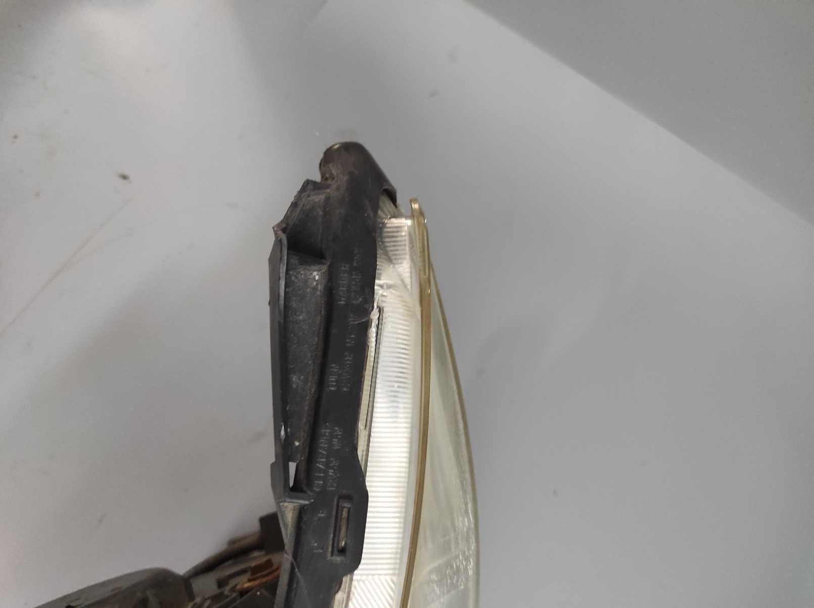 SUBARU FORESTER, Lampa przednia lewa XENON,