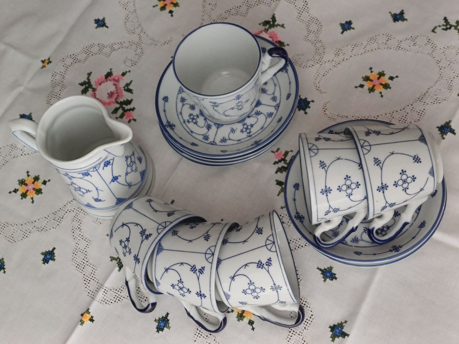 Винтажный немецкий чайно-кофейный сервиз Indisch Blau
