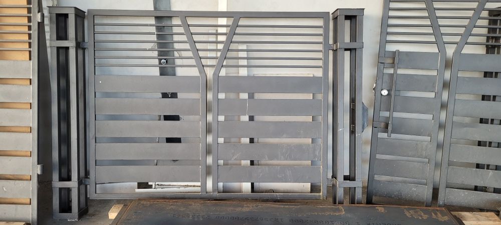 Брама фіртка, паркан