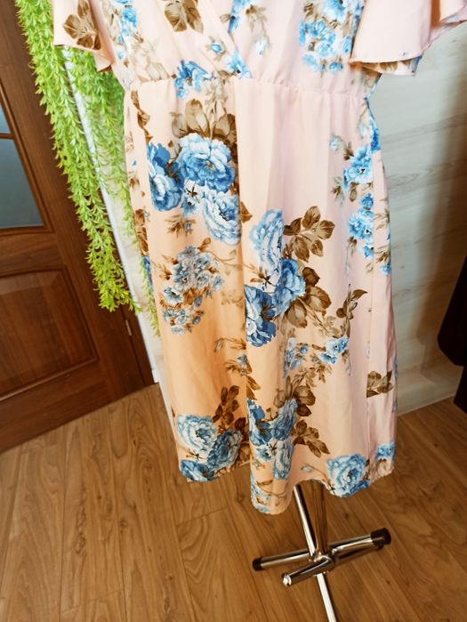 Sg Urocza kopertowa letnia sukienka  44 , XL shein