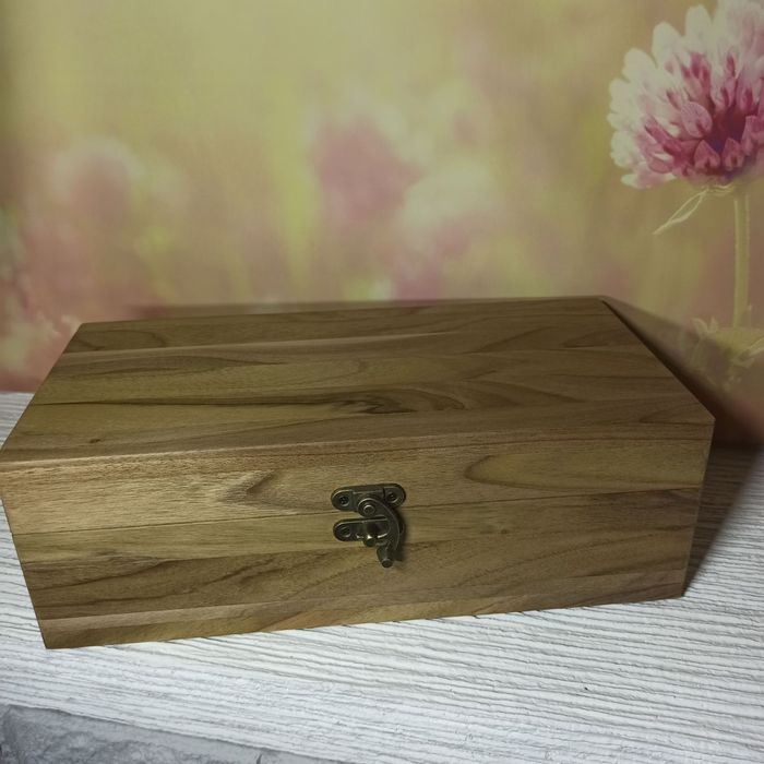 Шкатулка з натурального дерева Горіх
