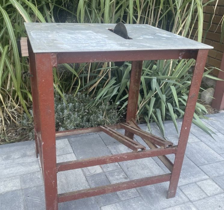 Konstrukcja/rama piły do drewna