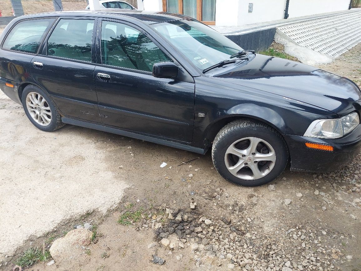 Przód zderzak volvo s40 v40 lift 2002r  kolor 346-12 wzmocnienie