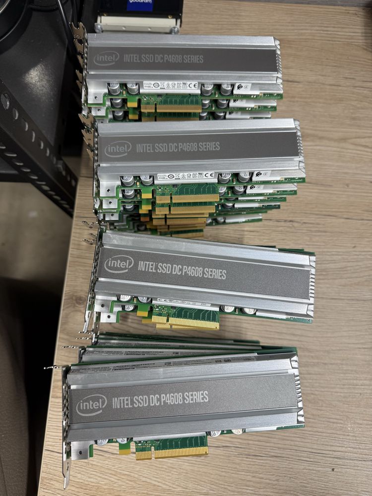 Oracle SSD Intel DC P4608 Series 6.4TB PCIe NVMe підходить до ПК