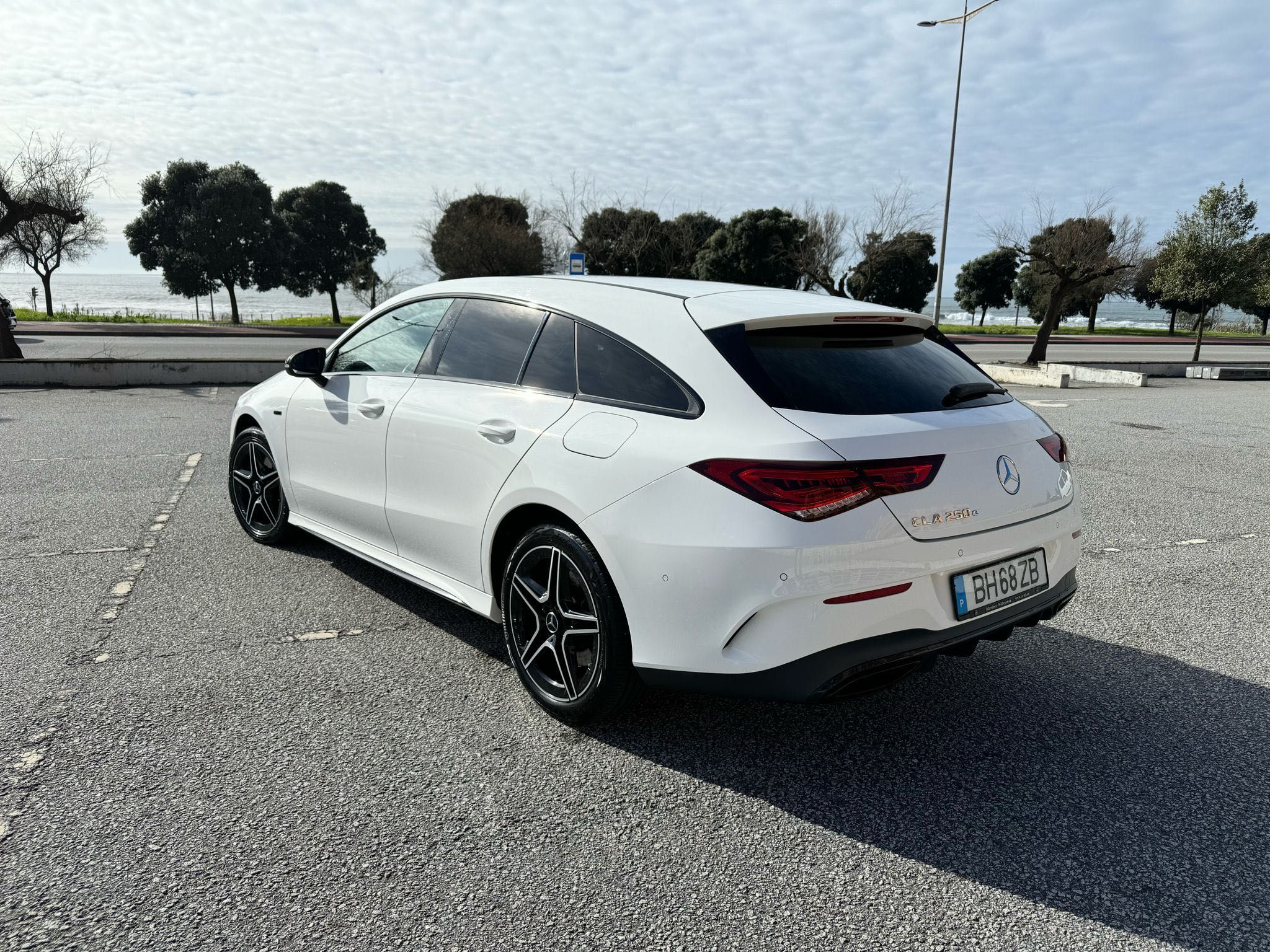 Mercedes CLA 250e AMG IVA Dedutível + Garantia Fábrica
