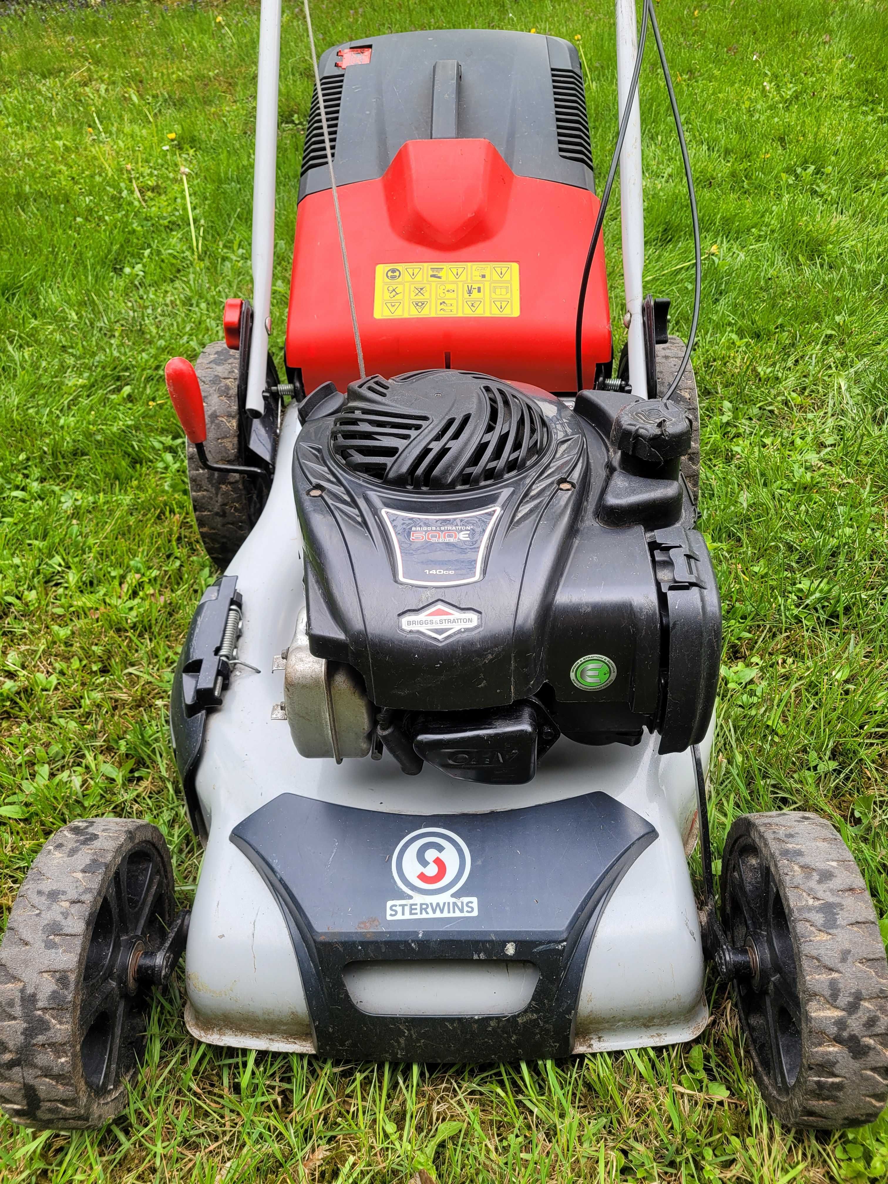 Kosiarka spalinowa Sterwins / silnik Briggs & Stratton / moc 1,9 kW