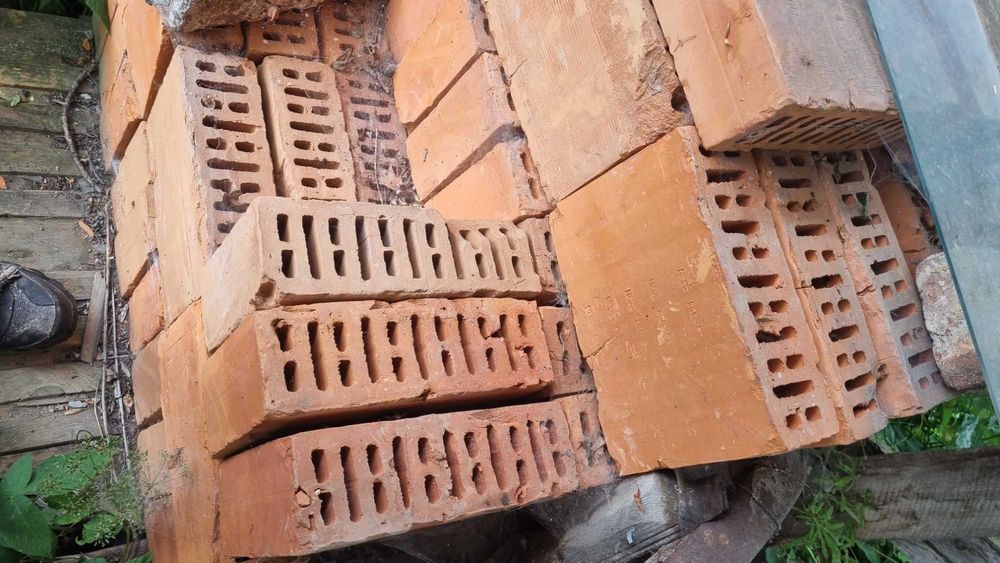 Pustaki ceramiczne cienkie