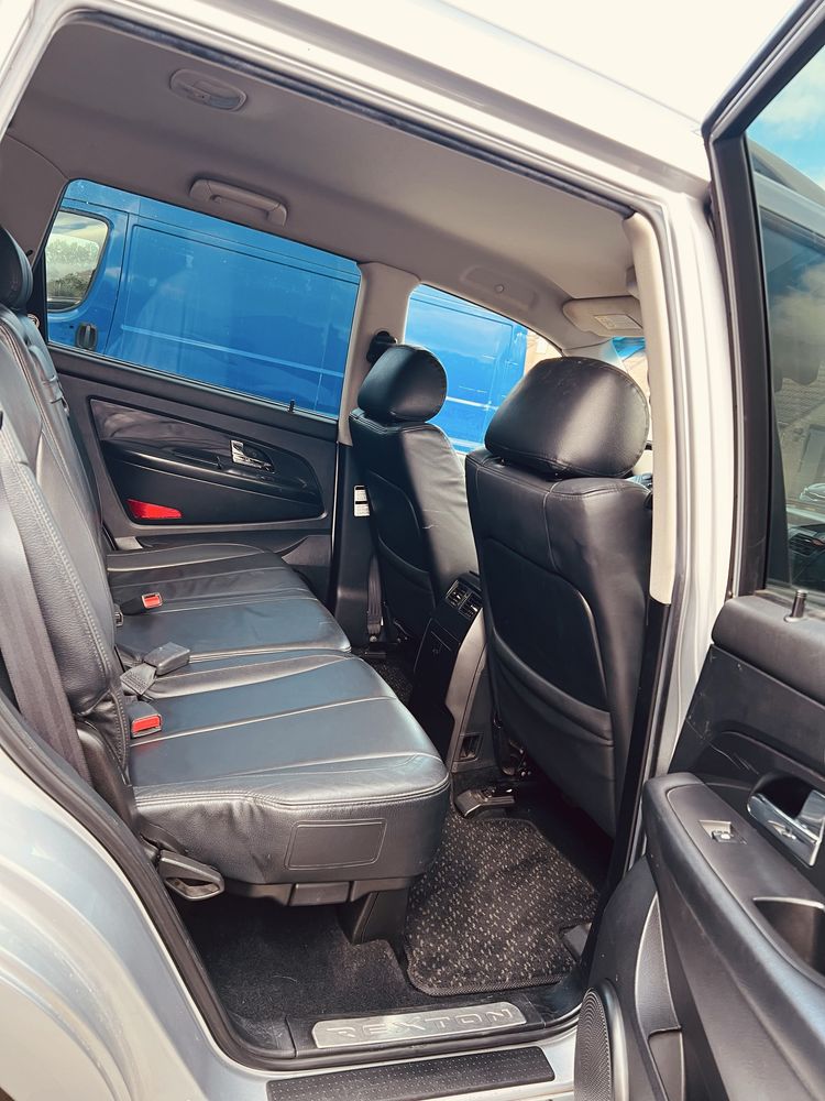 SsangYong Rexton, w bardzo dobrym stanie.
