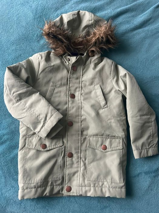 Kurtka z odpinanym kapturem 104