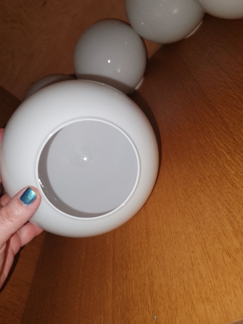 Klosz klosze białe kule, większe, 17cm średnicy PRL 3 sztuki